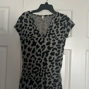 rue21 animal print v-neck top